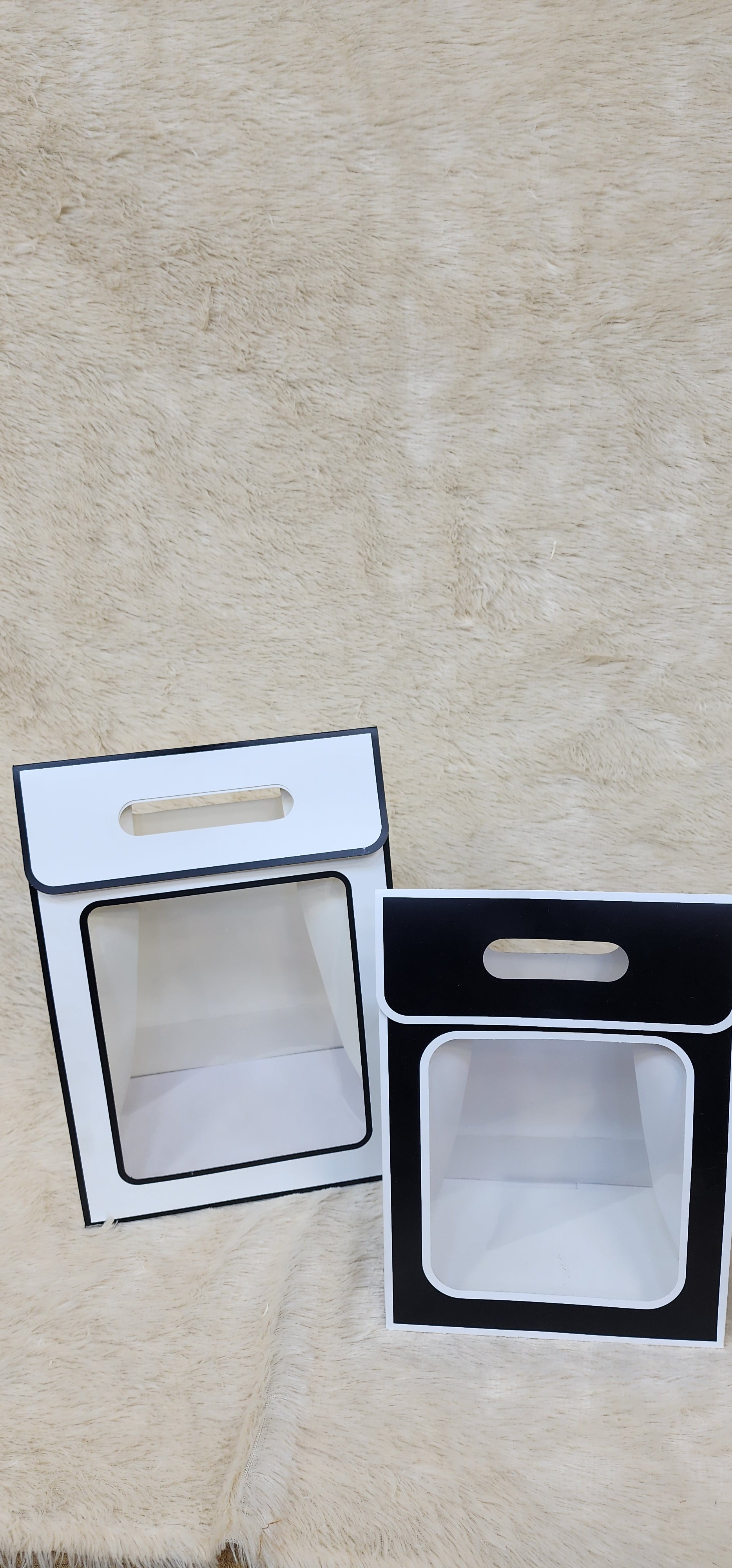 Window paper gift bag