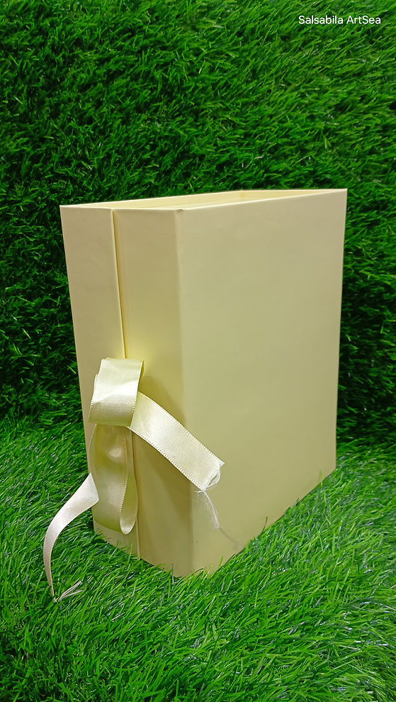Plain Ribbon Trunk Box collapsing