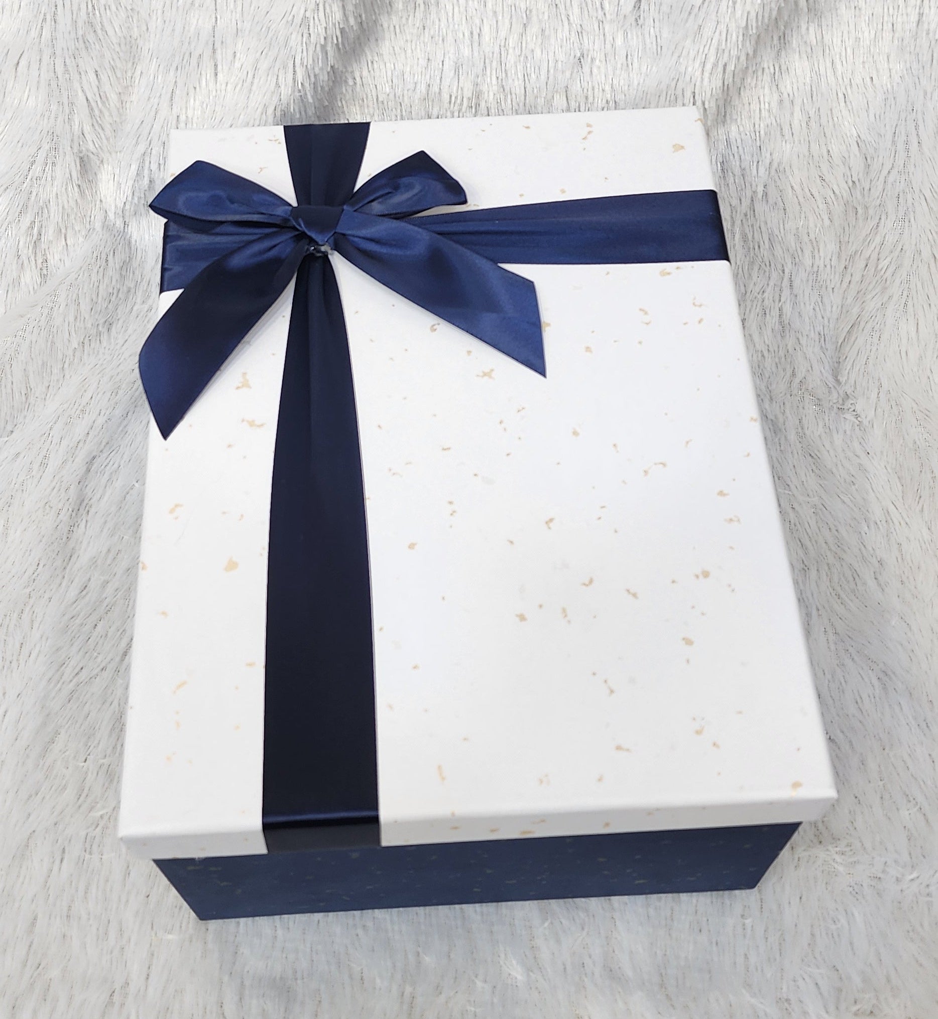Ribbon bow boxes