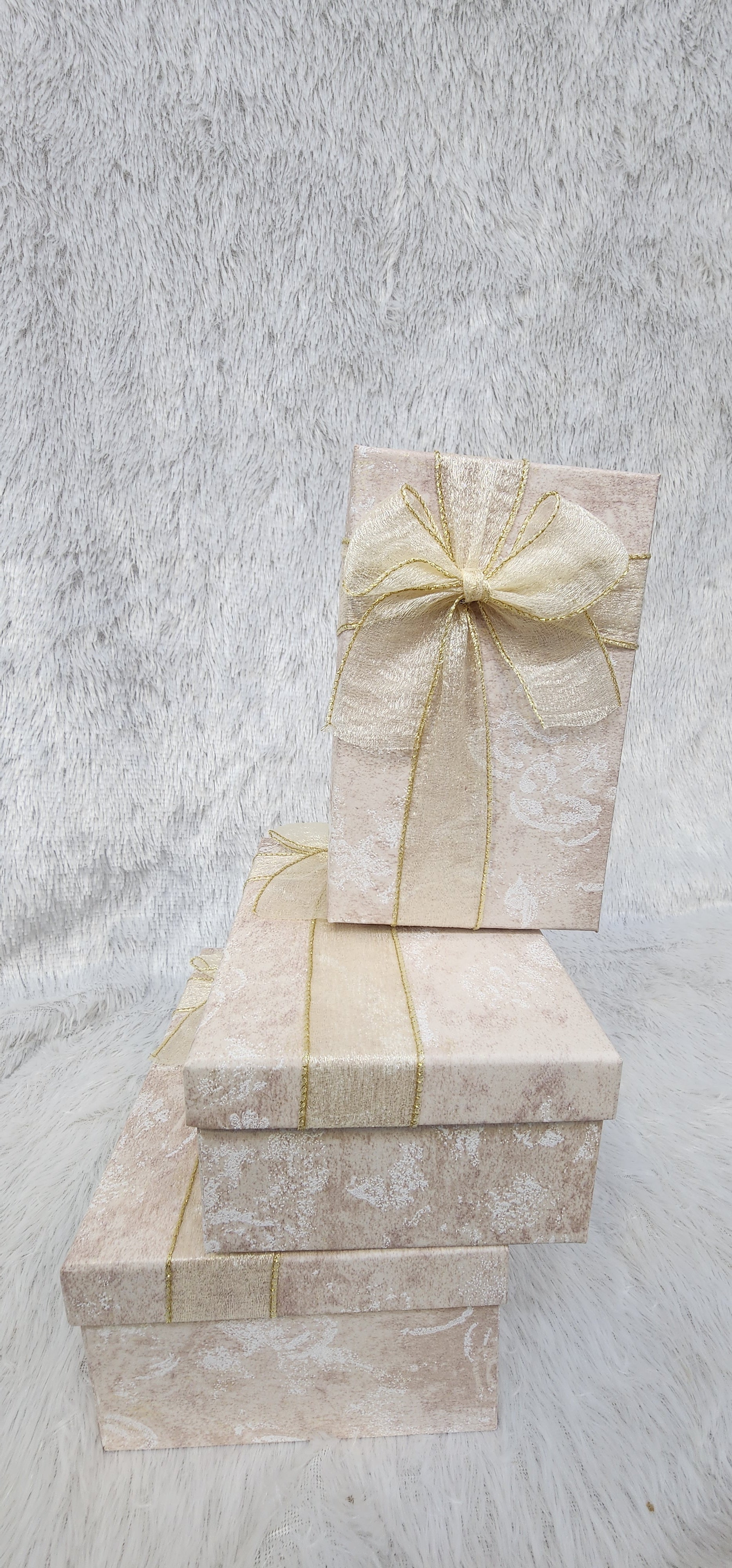Organza ribbon bow box