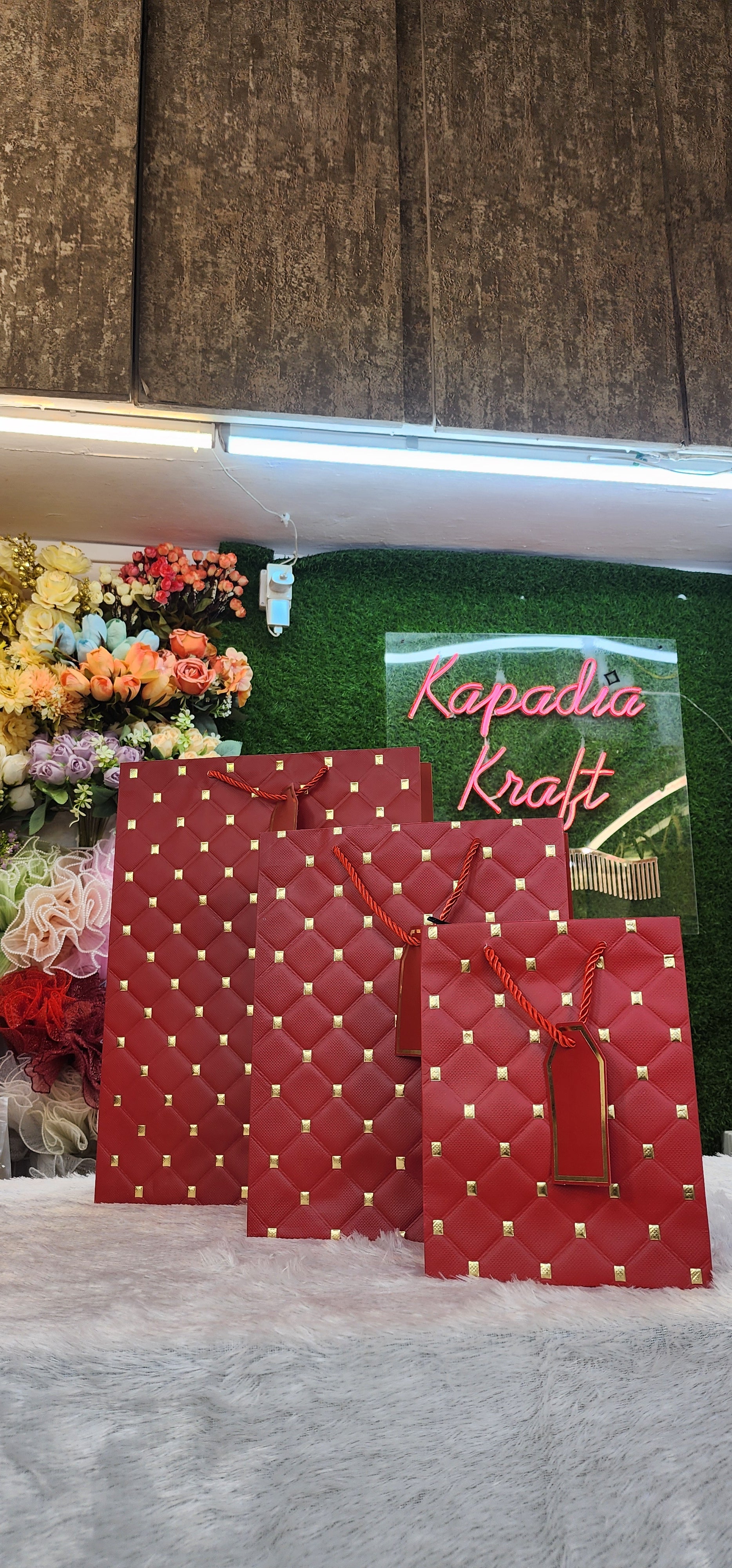 Paper bag red