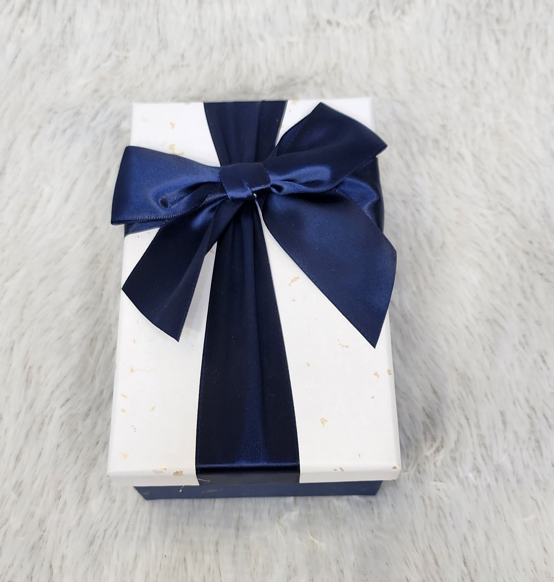 Ribbon bow boxes