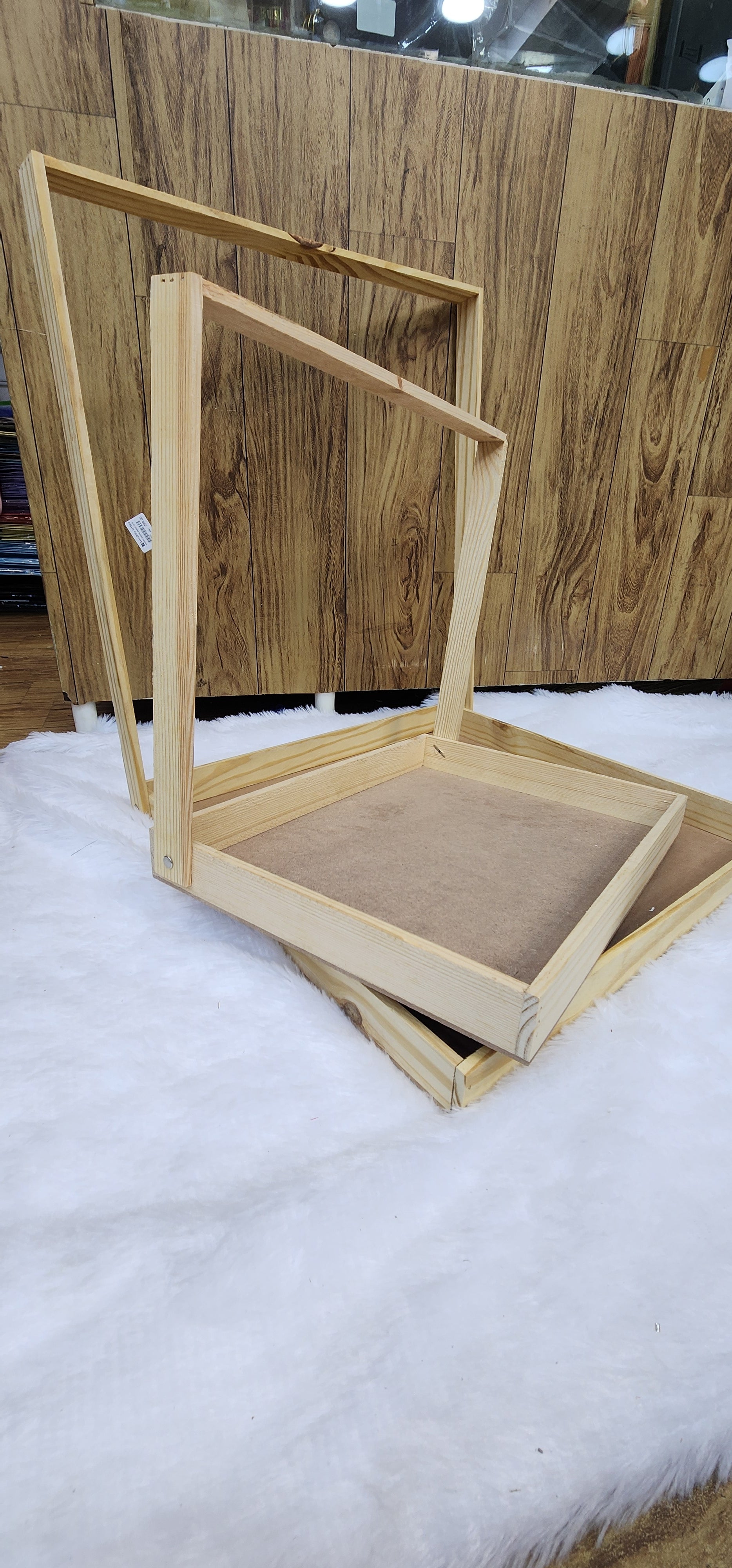 Vertical Decoration Hanger Tray