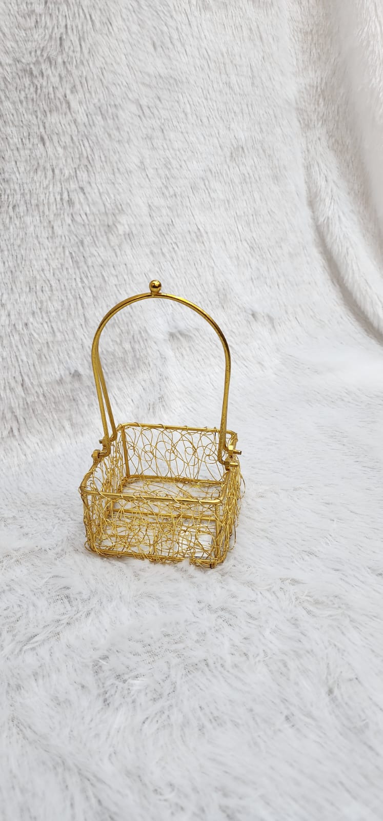 Golden Metal Wire Basket With  Handle.