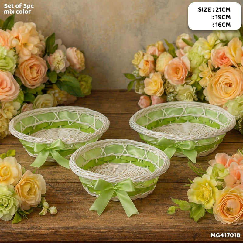 Woven Round Basket With Ribbon