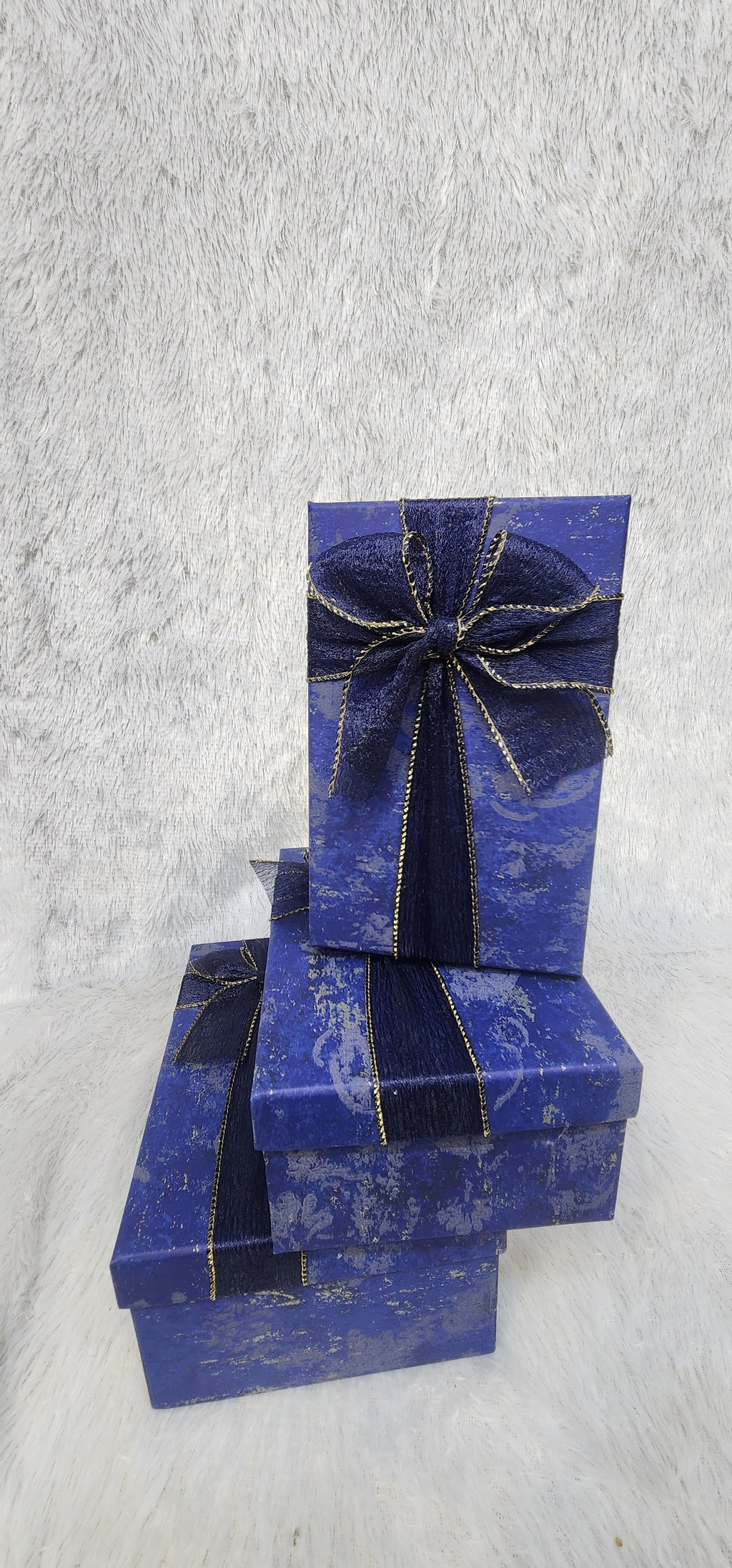 Organza ribbon bow box