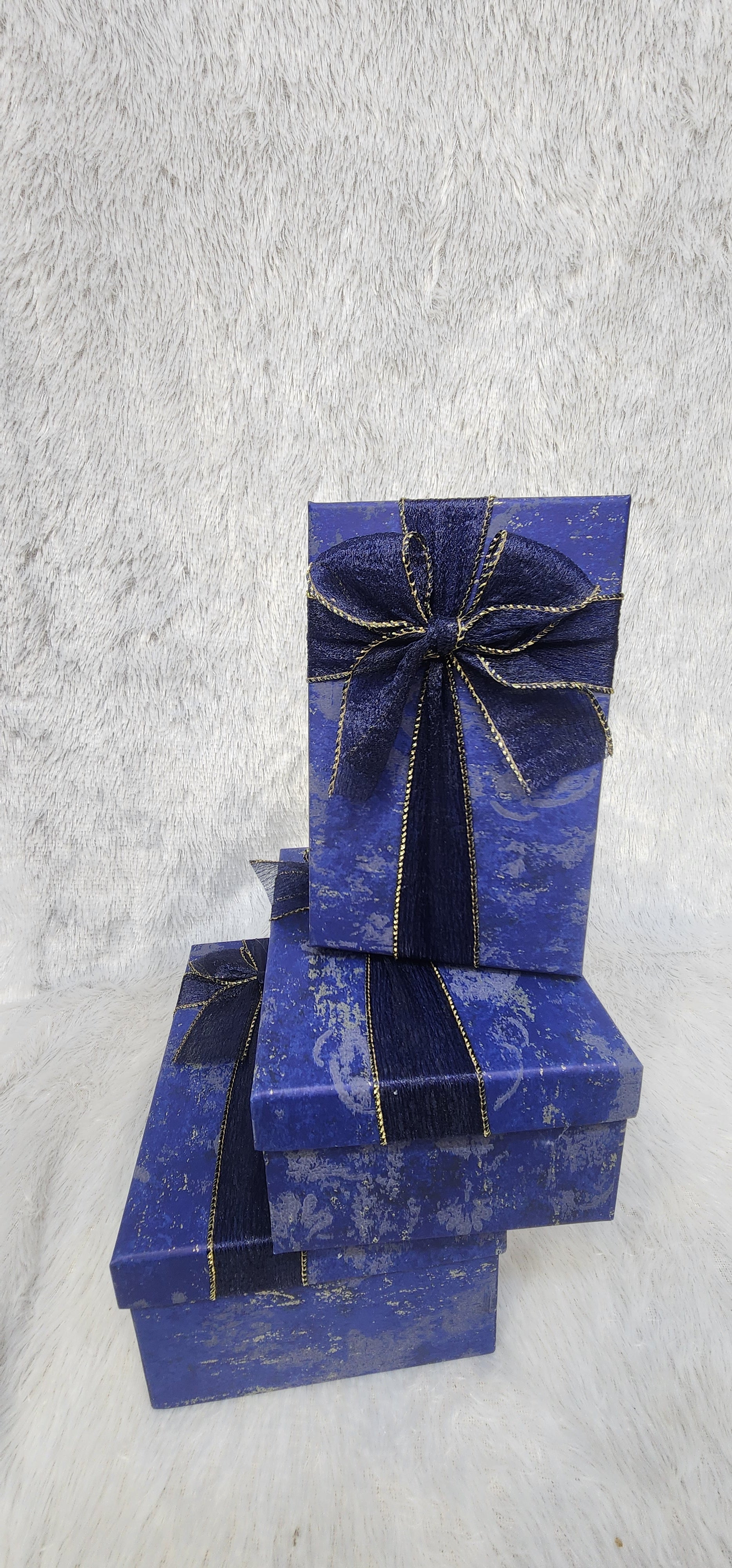Organza ribbon bow box
