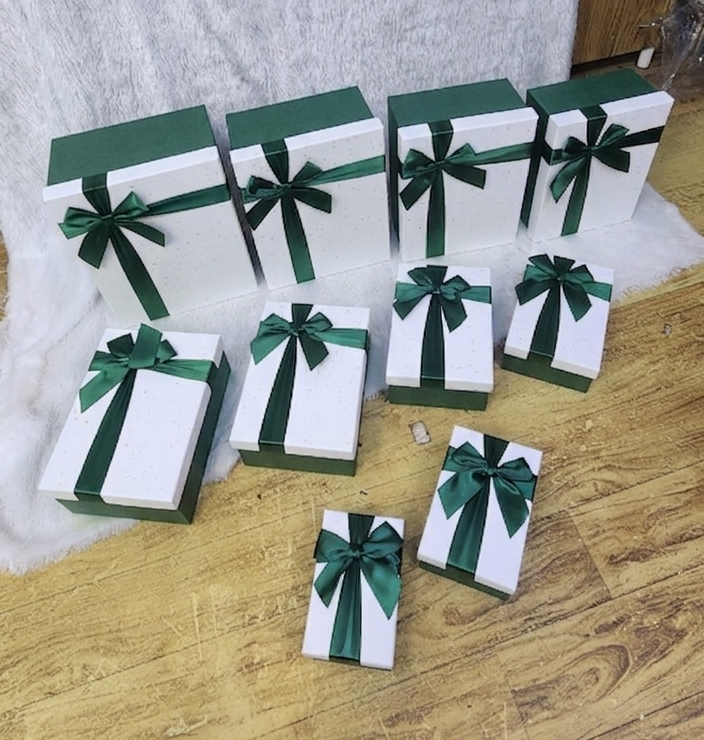 Ribbon bow boxes