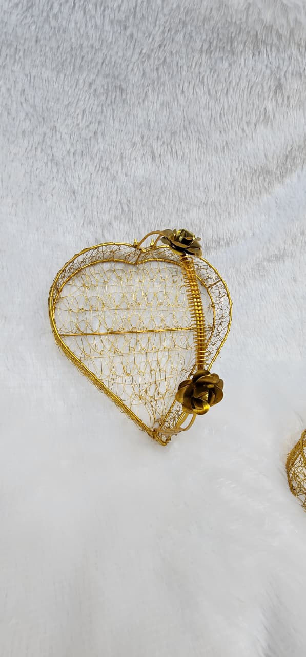 Decorative Gold Metal Wire Hamper Basket