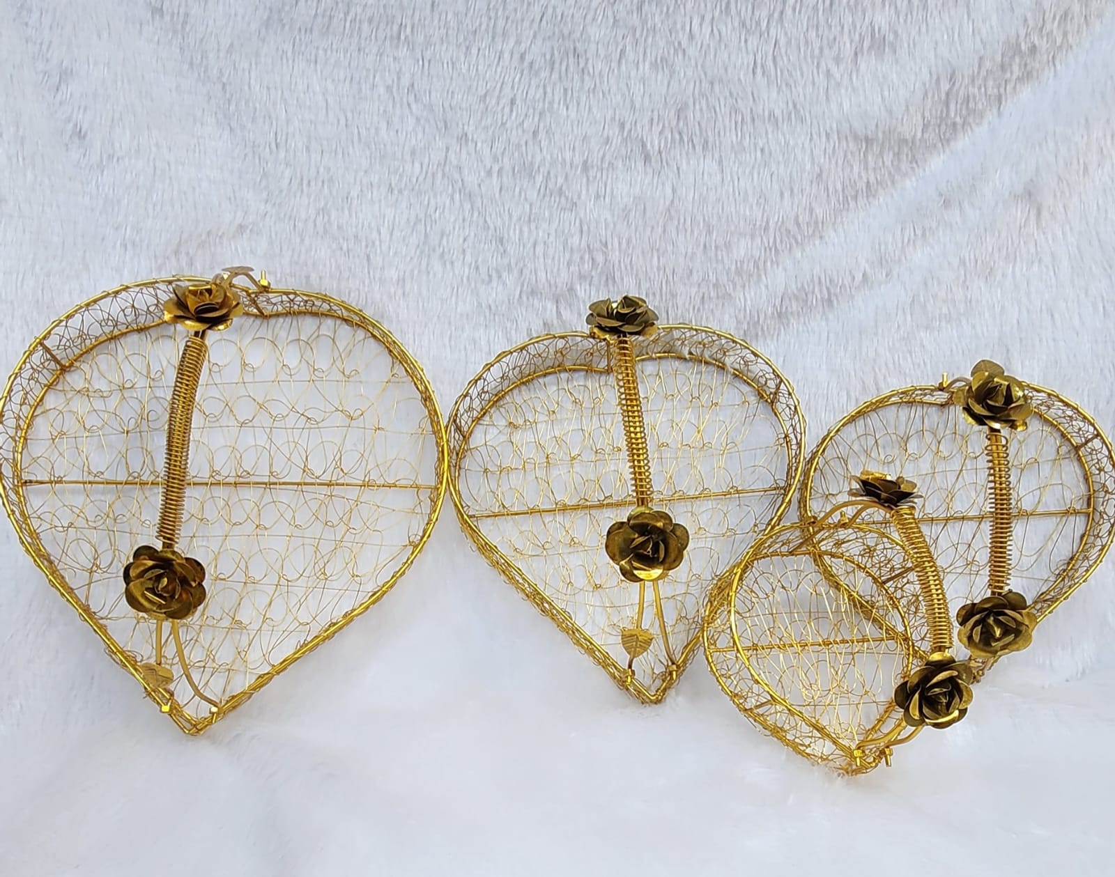 Decorative Gold Metal Wire Hamper Basket