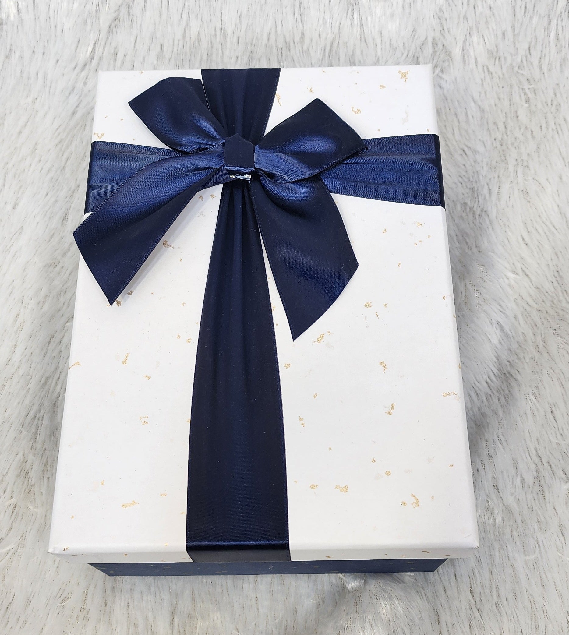 Ribbon bow boxes