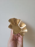 Golden wavy metal urli 3.5