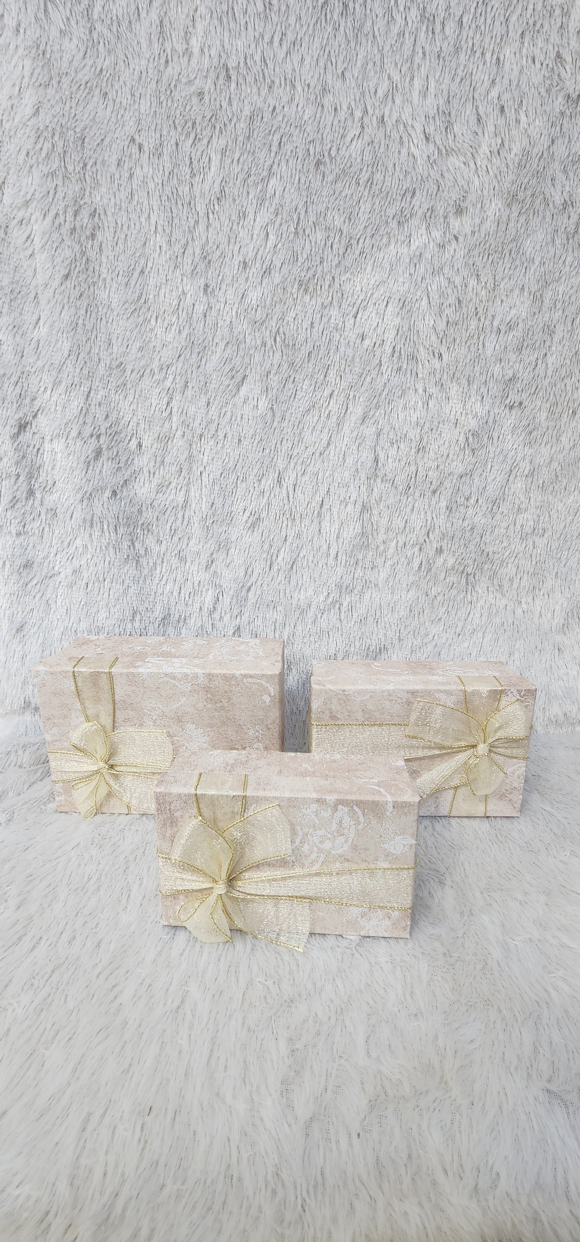 Organza ribbon bow box