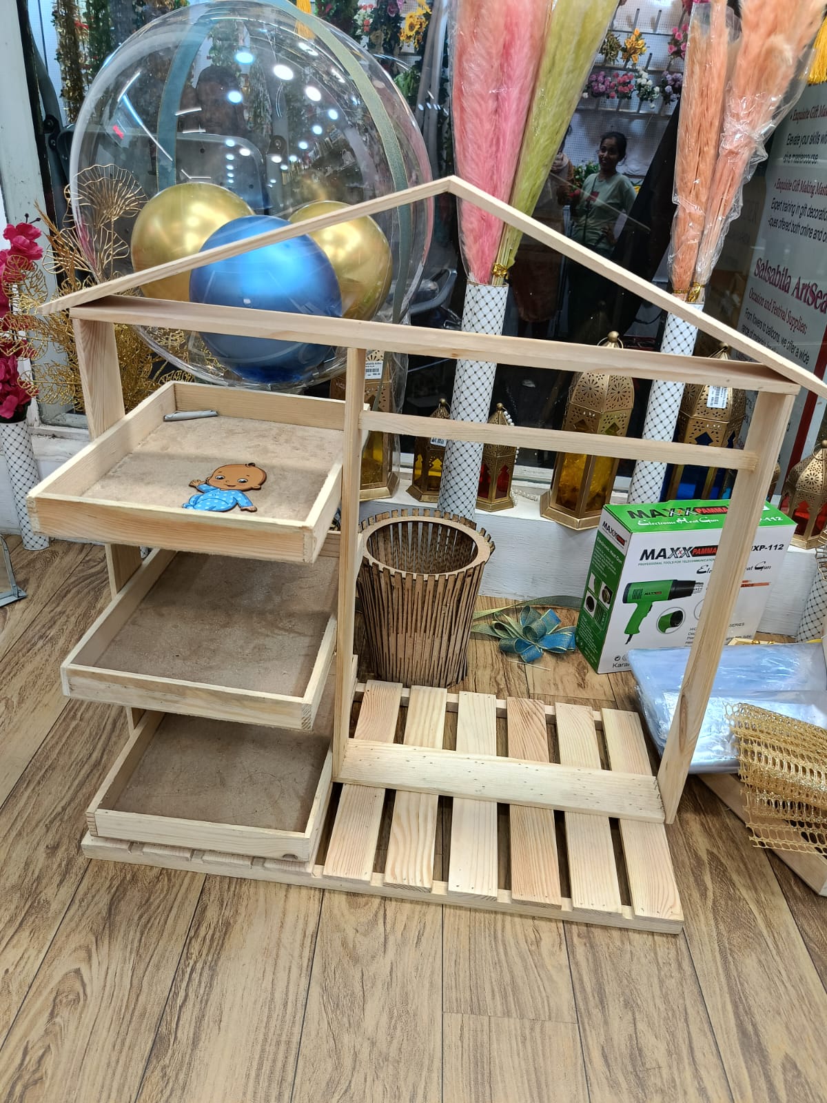 Baby shower house tray / section